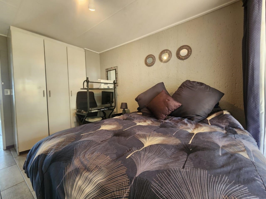 3 Bedroom Property for Sale in Glenvista Gauteng