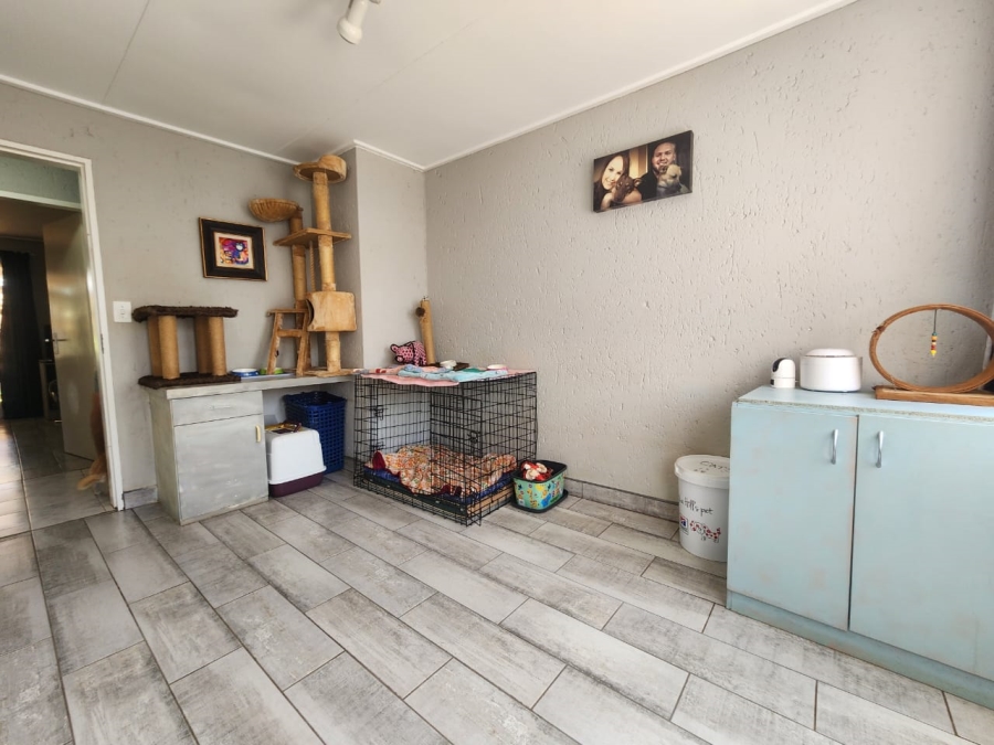 3 Bedroom Property for Sale in Glenvista Gauteng