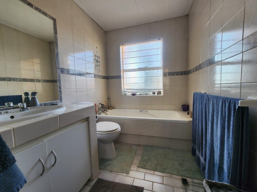 3 Bedroom Property for Sale in Glenvista Gauteng