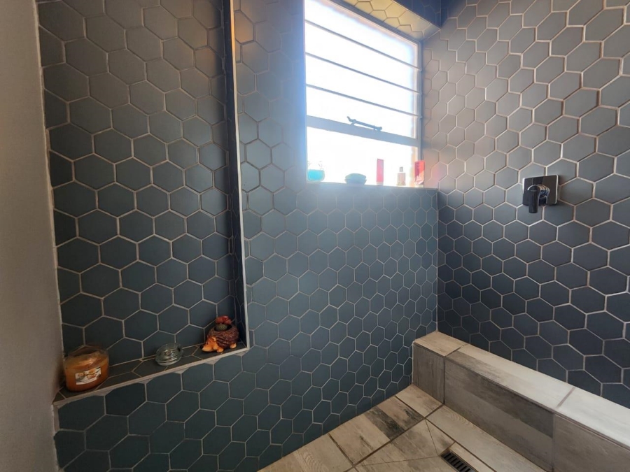 3 Bedroom Property for Sale in Glenvista Gauteng