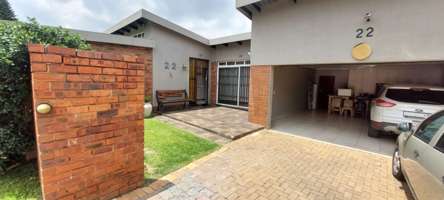 4 Bedroom Property for Sale in Verwoerdpark Gauteng