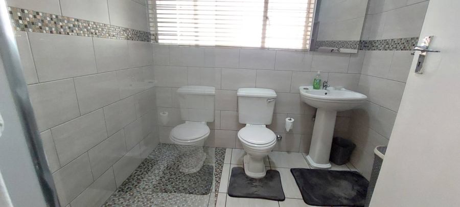 4 Bedroom Property for Sale in Verwoerdpark Gauteng