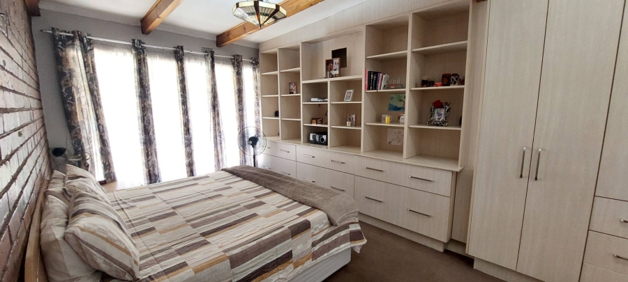 4 Bedroom Property for Sale in Verwoerdpark Gauteng