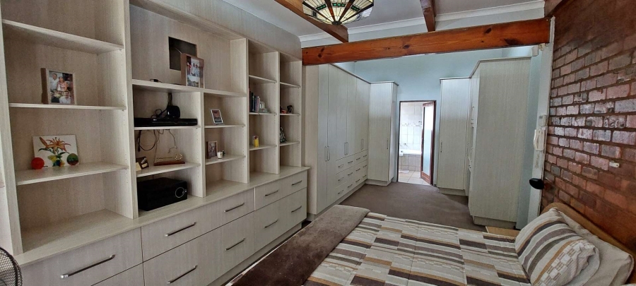 4 Bedroom Property for Sale in Verwoerdpark Gauteng