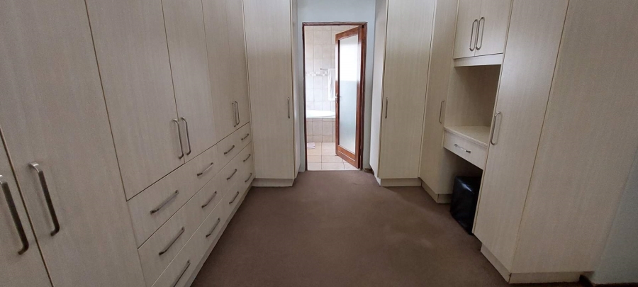 4 Bedroom Property for Sale in Verwoerdpark Gauteng