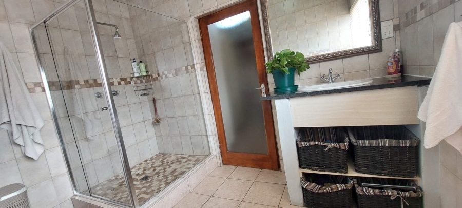 4 Bedroom Property for Sale in Verwoerdpark Gauteng