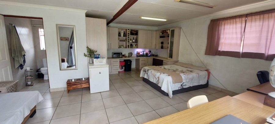 4 Bedroom Property for Sale in Verwoerdpark Gauteng