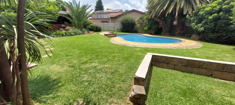 4 Bedroom Property for Sale in Verwoerdpark Gauteng