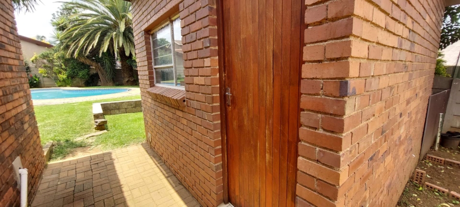 4 Bedroom Property for Sale in Verwoerdpark Gauteng