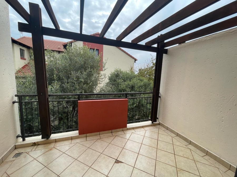 2 Bedroom Property for Sale in Oukraal Estate Gauteng