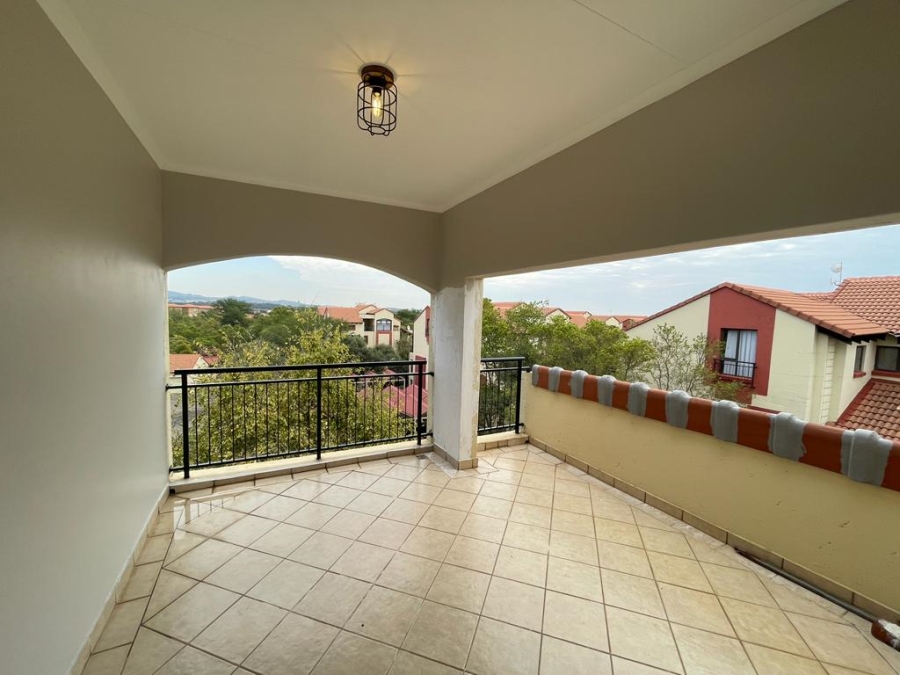 2 Bedroom Property for Sale in Oukraal Estate Gauteng