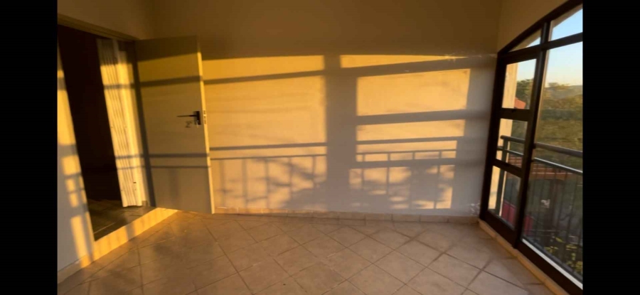 2 Bedroom Property for Sale in Oukraal Estate Gauteng