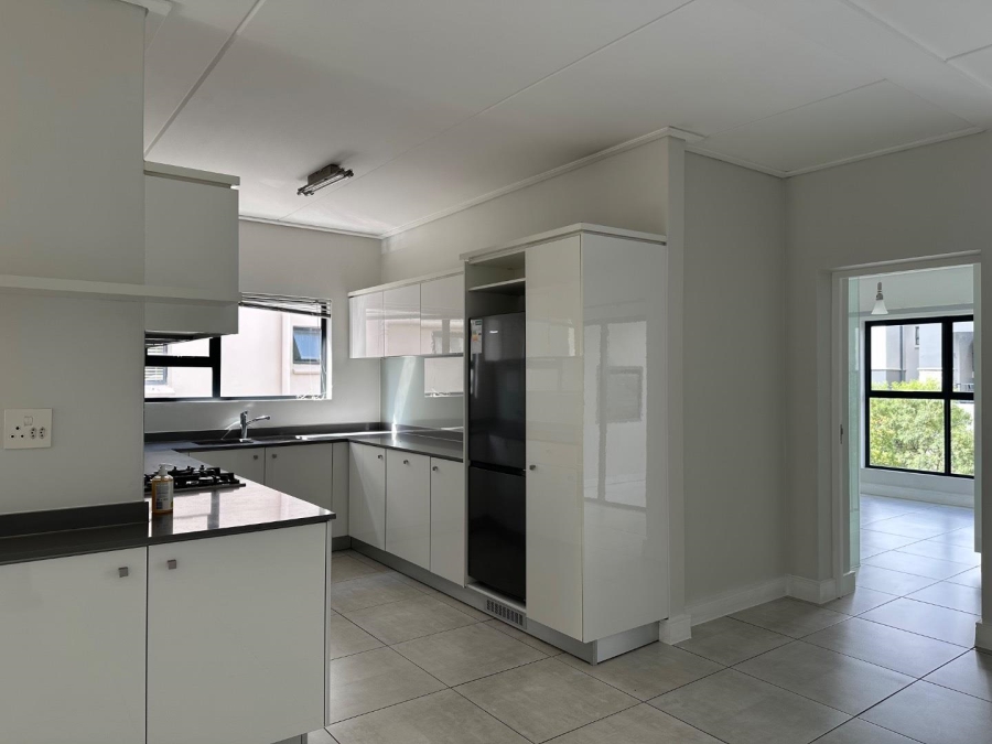 To Let 3 Bedroom Property for Rent in Waterfall Gauteng