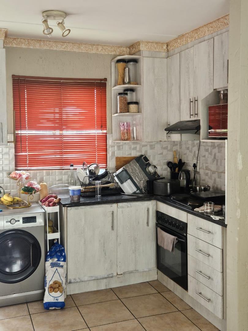 2 Bedroom Property for Sale in Klippoortje Gauteng