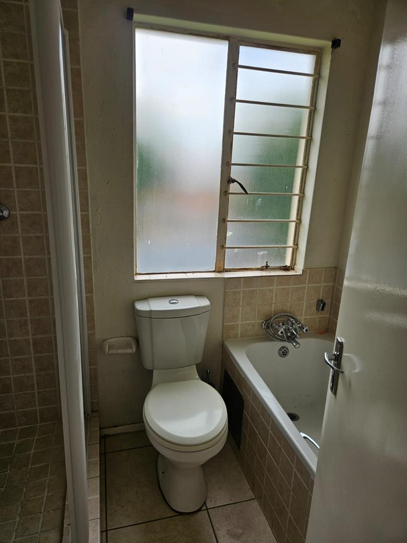 2 Bedroom Property for Sale in Klippoortje Gauteng