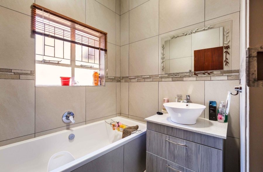 4 Bedroom Property for Sale in Moreleta Park Gauteng