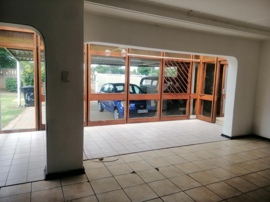 5 Bedroom Property for Sale in Dinwiddie Gauteng