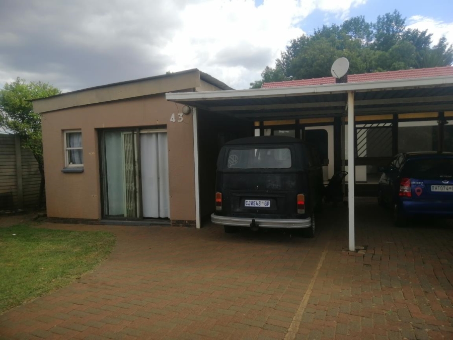 5 Bedroom Property for Sale in Dinwiddie Gauteng