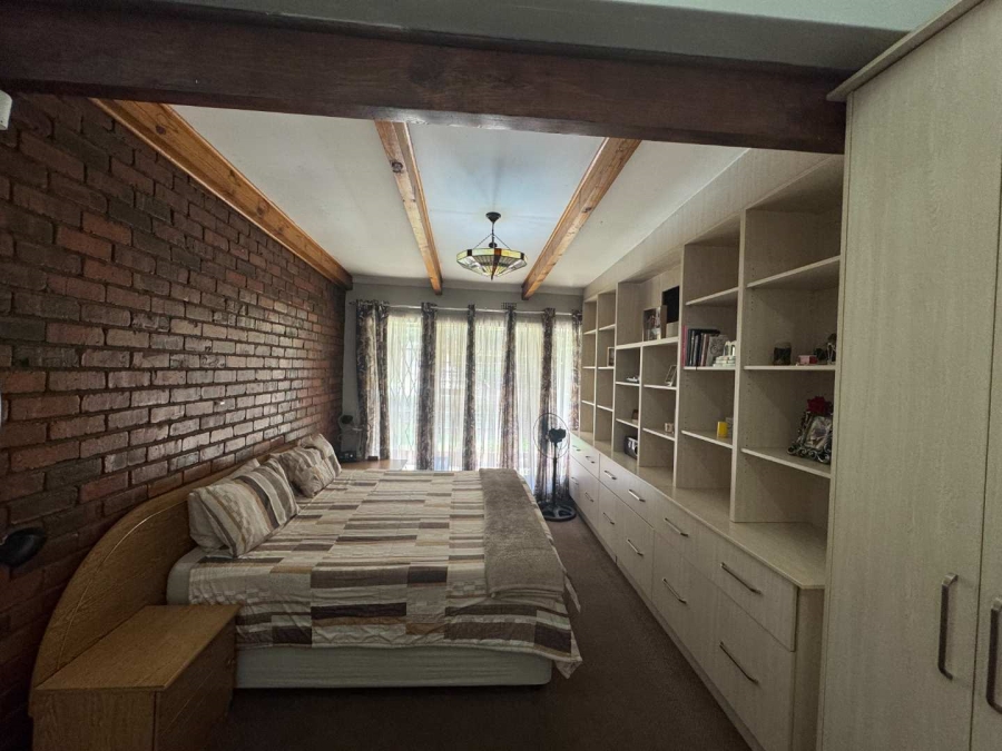 4 Bedroom Property for Sale in Verwoerdpark Gauteng