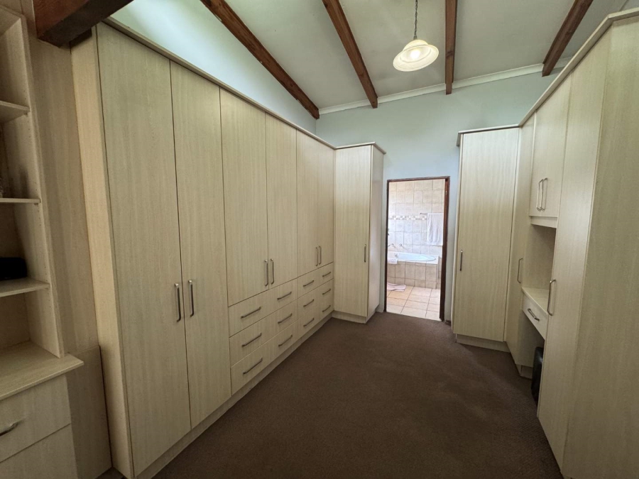 4 Bedroom Property for Sale in Verwoerdpark Gauteng