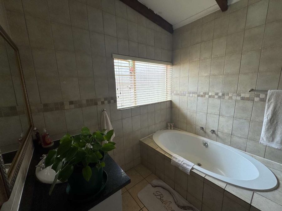 4 Bedroom Property for Sale in Verwoerdpark Gauteng