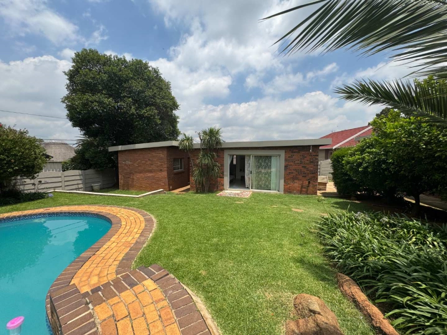 4 Bedroom Property for Sale in Verwoerdpark Gauteng