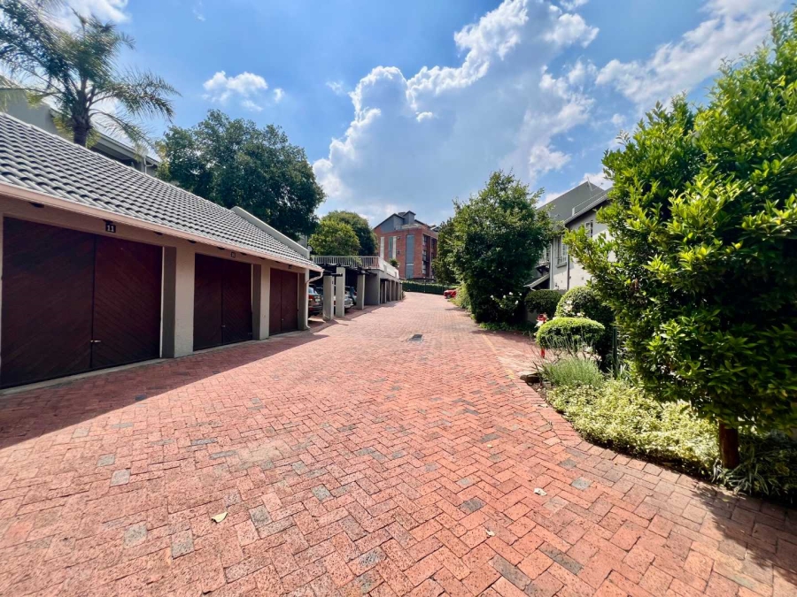 To Let 3 Bedroom Property for Rent in Atholl Gauteng