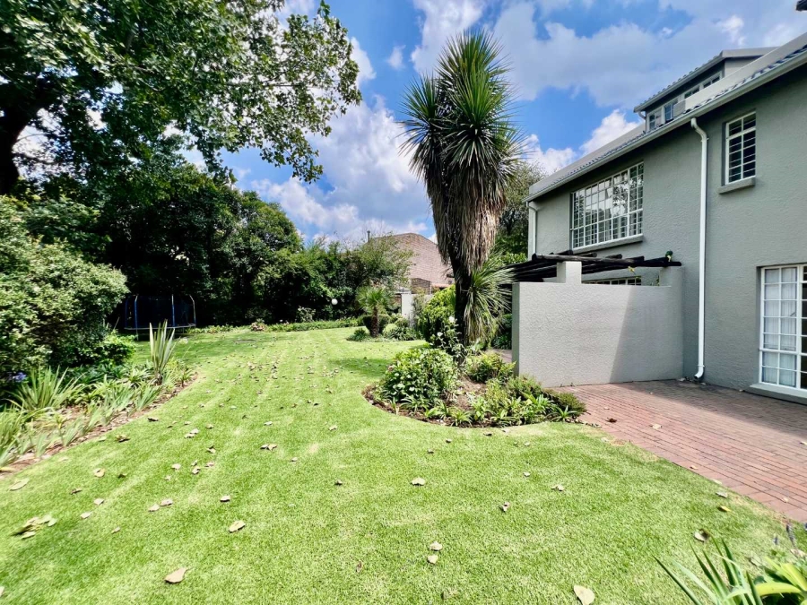 To Let 3 Bedroom Property for Rent in Atholl Gauteng