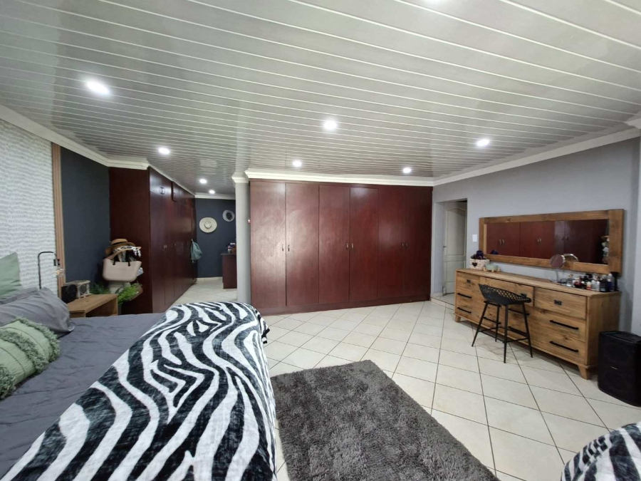 5 Bedroom Property for Sale in Annlin Gauteng