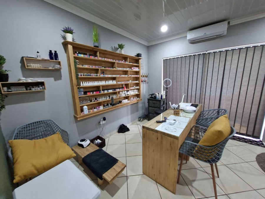 5 Bedroom Property for Sale in Annlin Gauteng