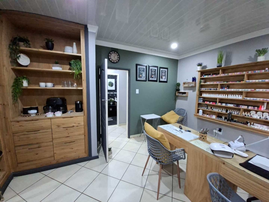 5 Bedroom Property for Sale in Annlin Gauteng