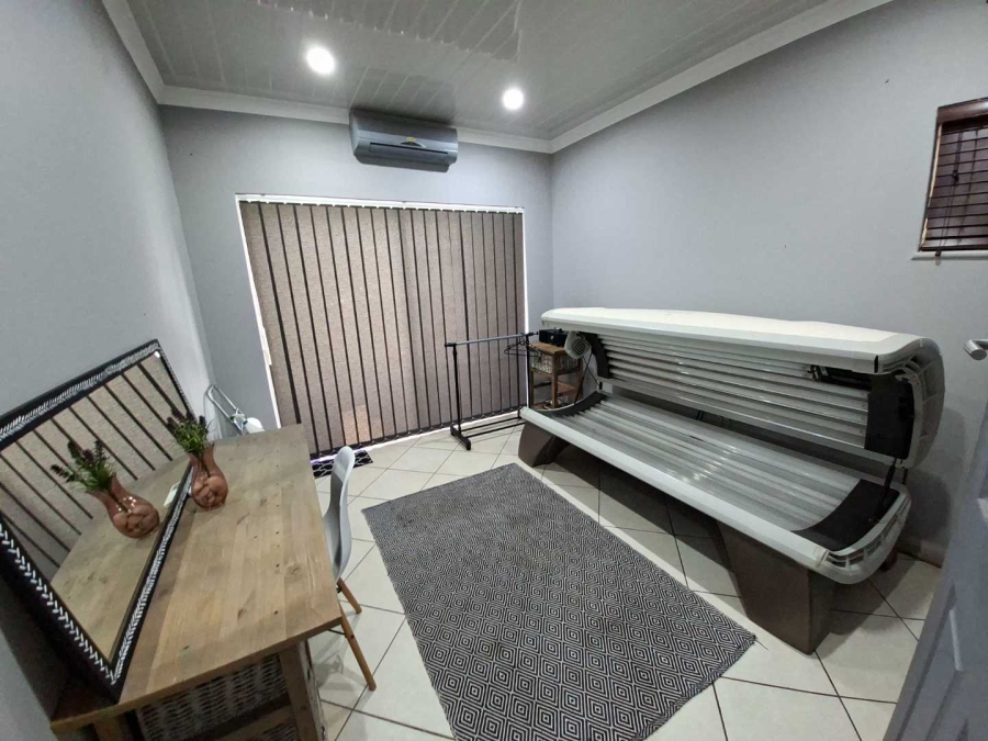 5 Bedroom Property for Sale in Annlin Gauteng