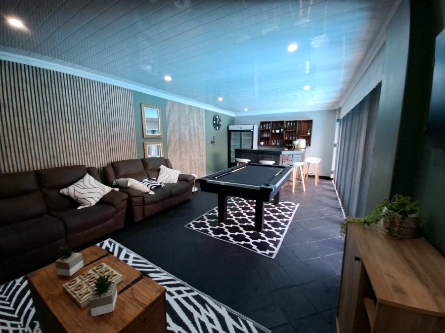 5 Bedroom Property for Sale in Annlin Gauteng