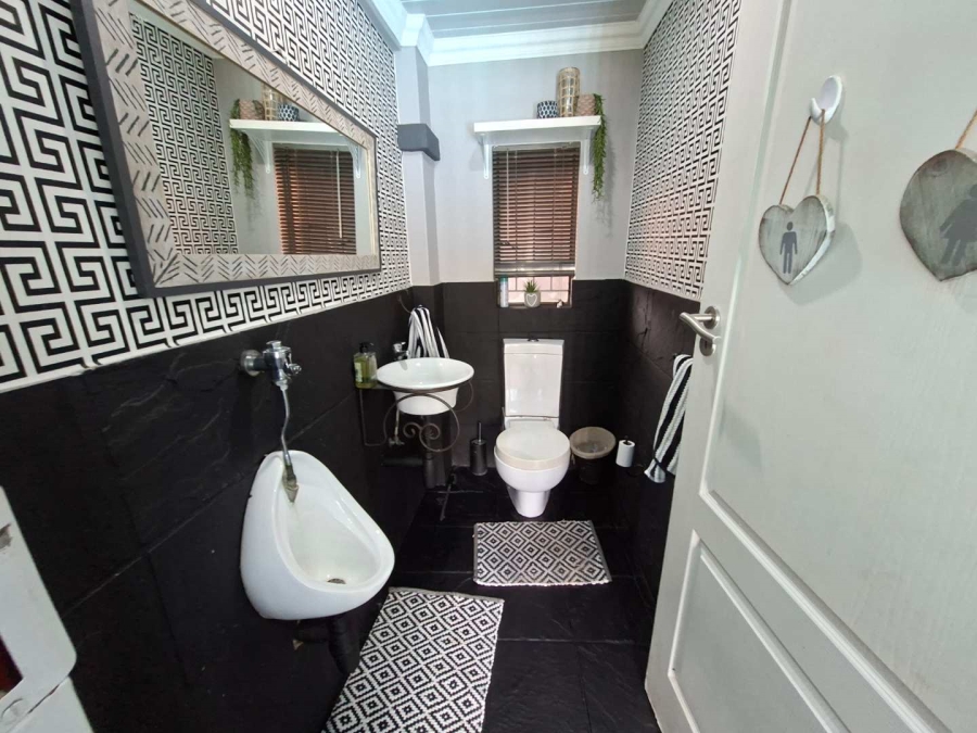 5 Bedroom Property for Sale in Annlin Gauteng