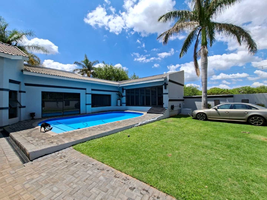 5 Bedroom Property for Sale in Annlin Gauteng