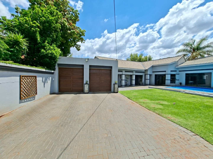 5 Bedroom Property for Sale in Annlin Gauteng