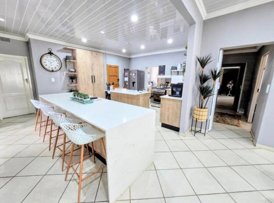5 Bedroom Property for Sale in Annlin Gauteng