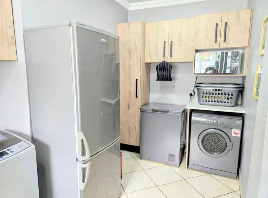 5 Bedroom Property for Sale in Annlin Gauteng