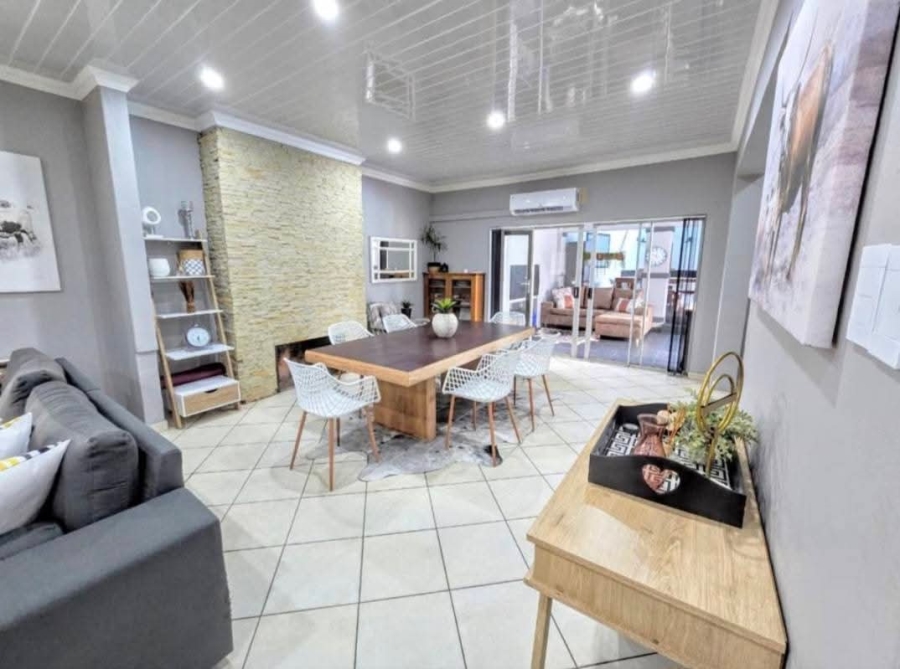 5 Bedroom Property for Sale in Annlin Gauteng