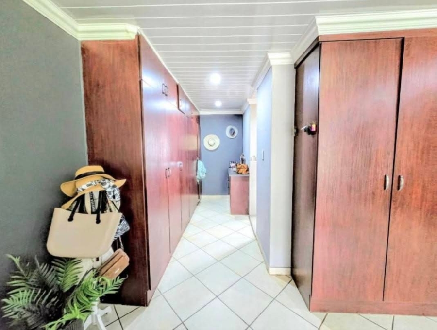 5 Bedroom Property for Sale in Annlin Gauteng