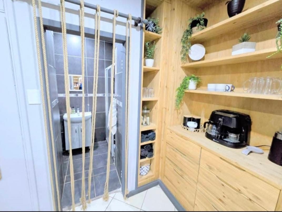 5 Bedroom Property for Sale in Annlin Gauteng
