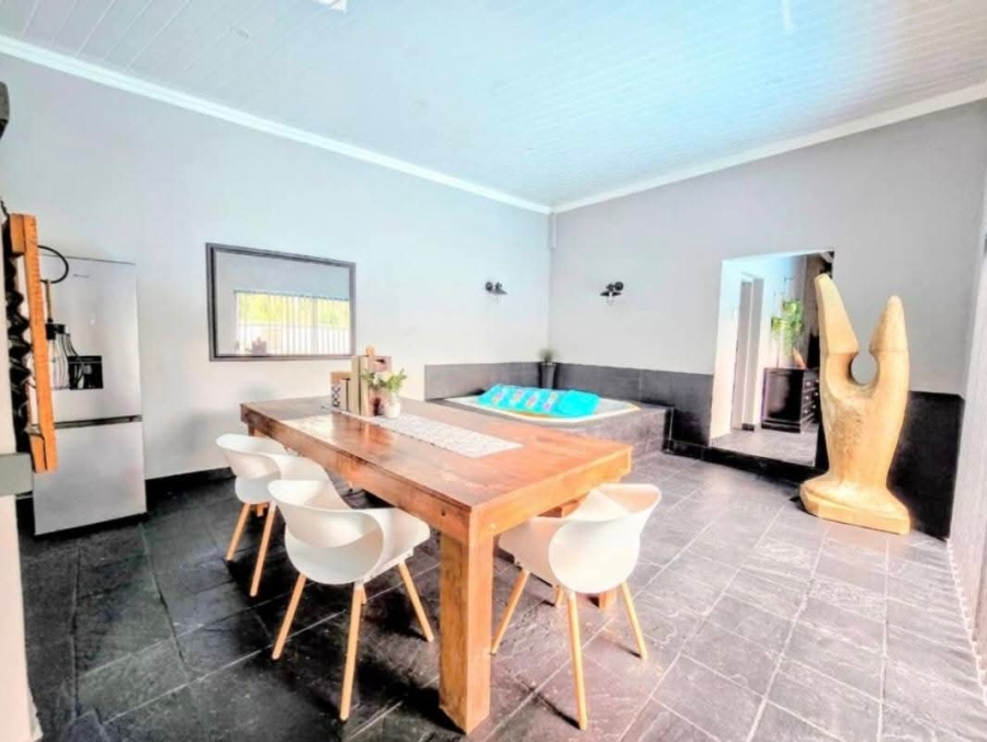 5 Bedroom Property for Sale in Annlin Gauteng