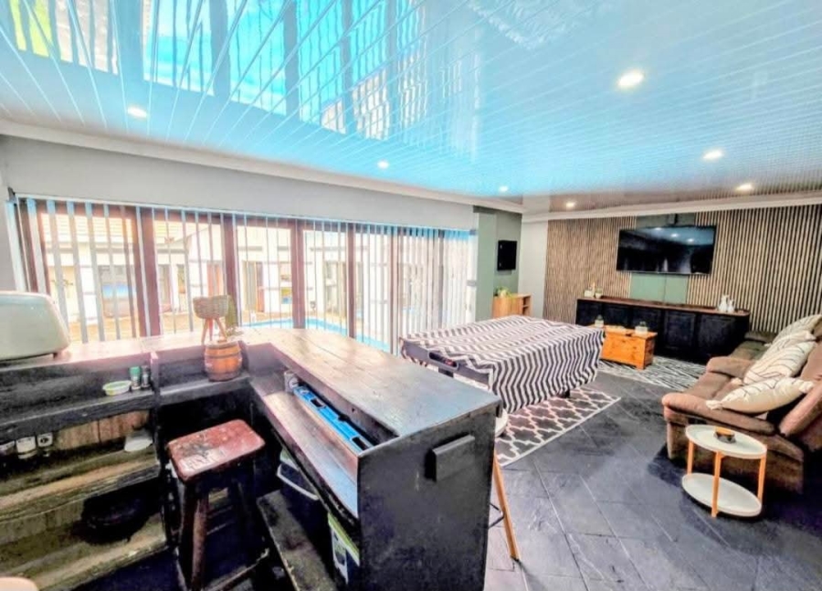 5 Bedroom Property for Sale in Annlin Gauteng