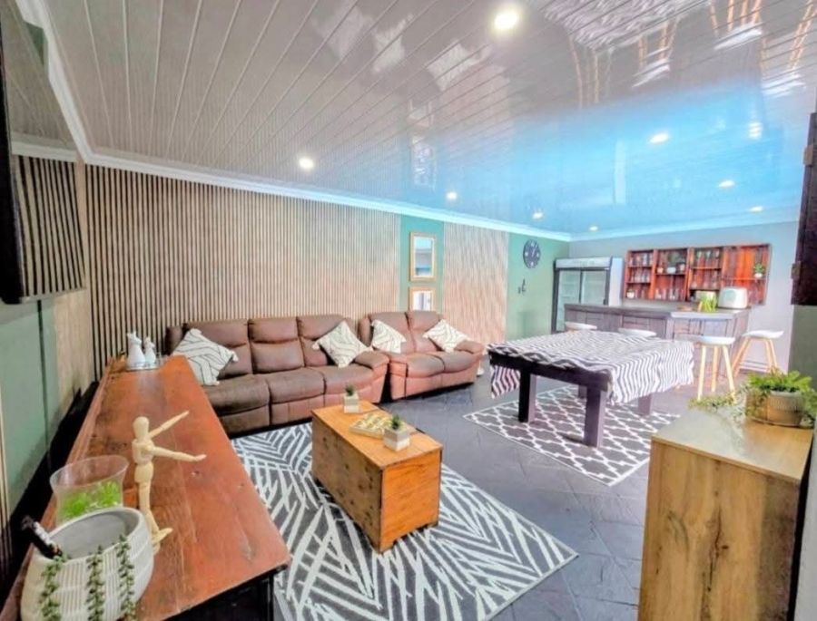 5 Bedroom Property for Sale in Annlin Gauteng
