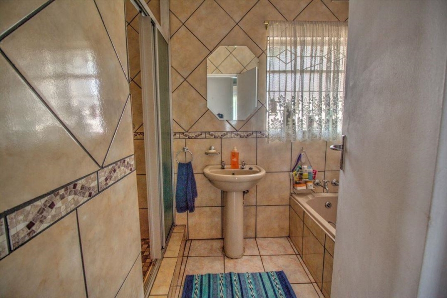 4 Bedroom Property for Sale in Edleen Gauteng