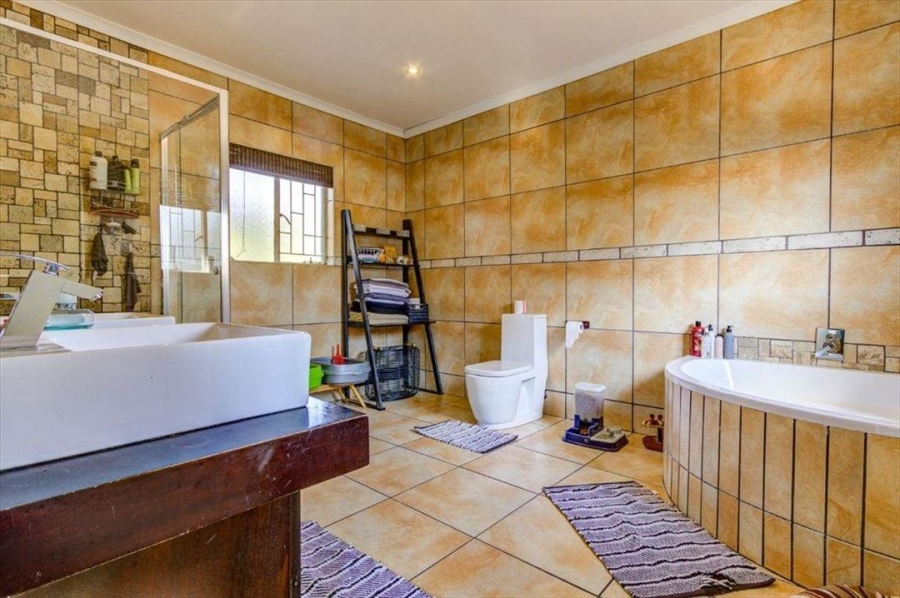 4 Bedroom Property for Sale in Terenure Gauteng