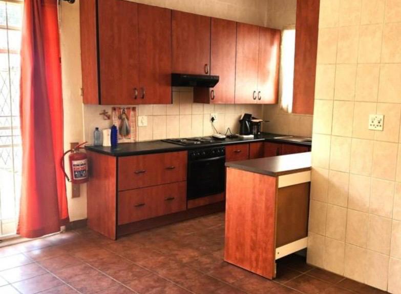 4 Bedroom Property for Sale in Bezuidenhout Valley Gauteng