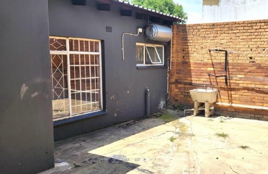 4 Bedroom Property for Sale in Bezuidenhout Valley Gauteng