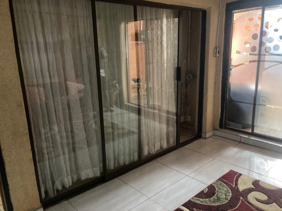 10 Bedroom Property for Sale in Mapetla Gauteng