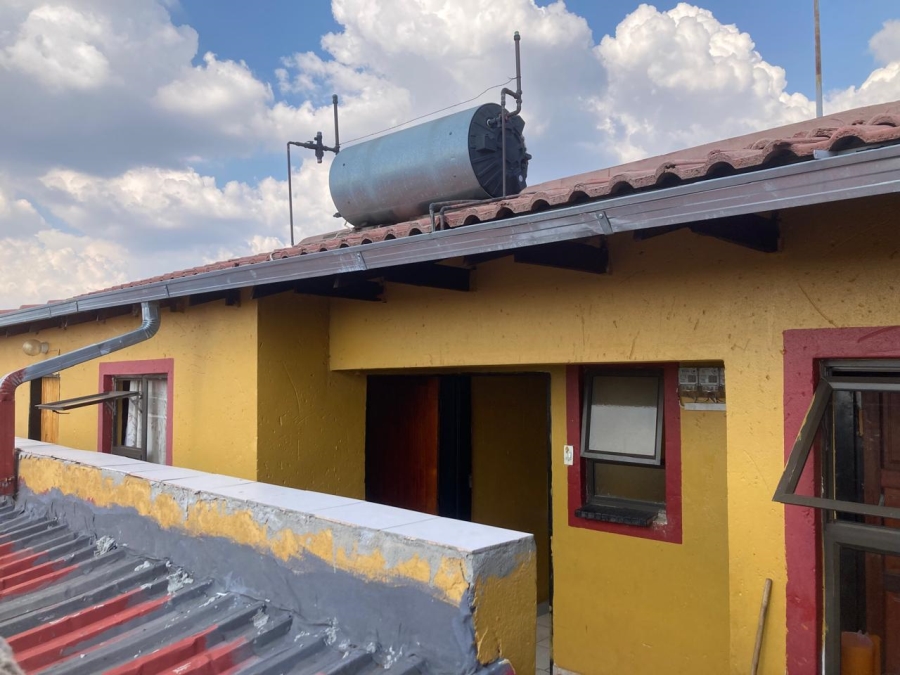 10 Bedroom Property for Sale in Mapetla Gauteng